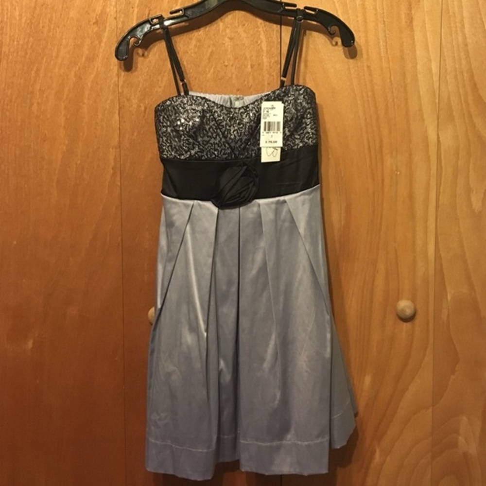 Party dress - Picture 2 of 4
